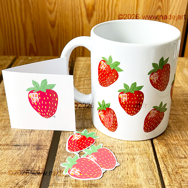 tasse en céramique blanche avec des fraises ©2026 www.nadejart.fr