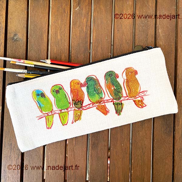 Trousse avec illustration artiste oiseaux colorés ©2026 www.nadejart.fr